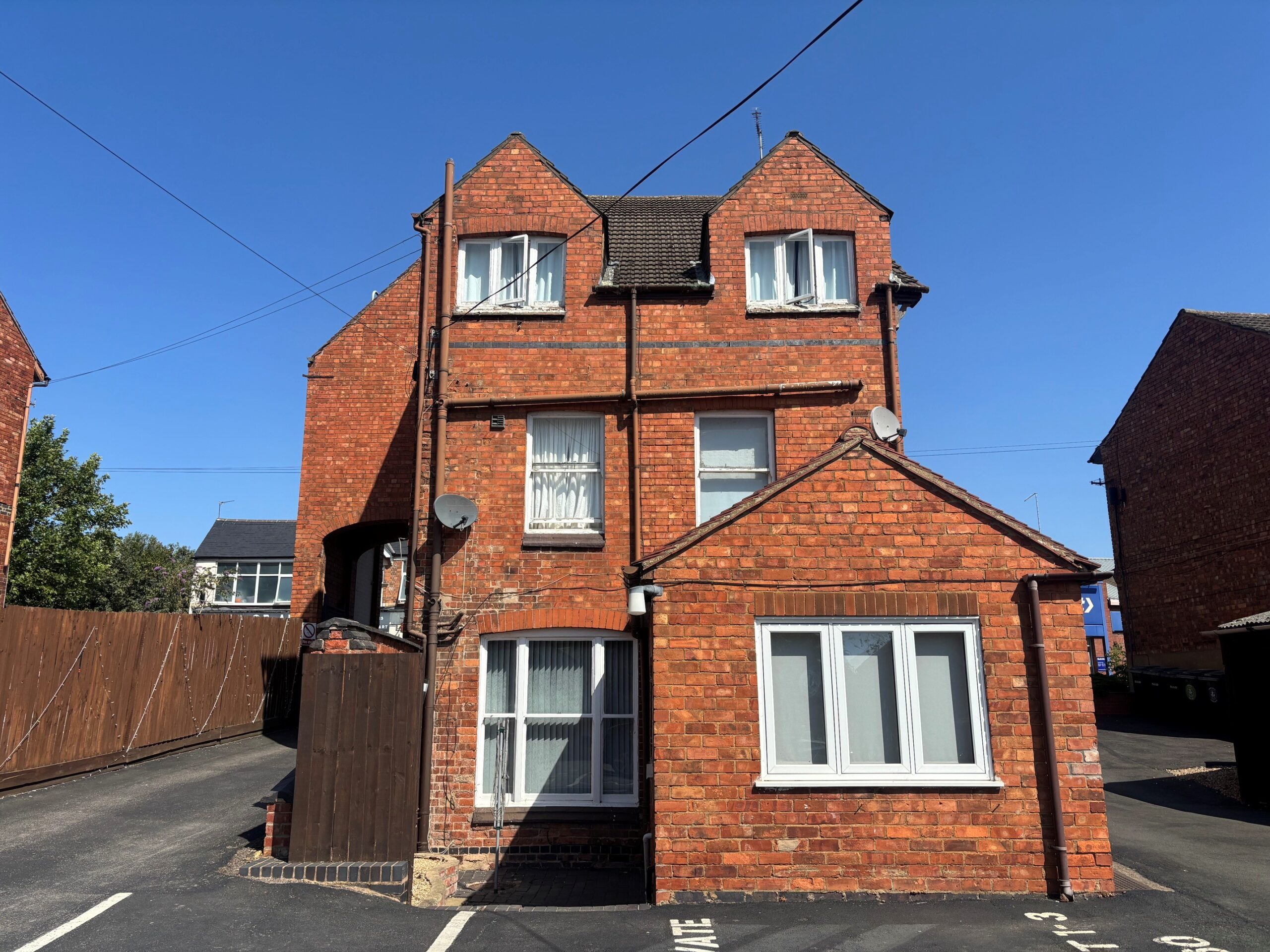 Flat 1, 60 St Mary's Road, Market Harborough, Leicestershire, LE16 7DU